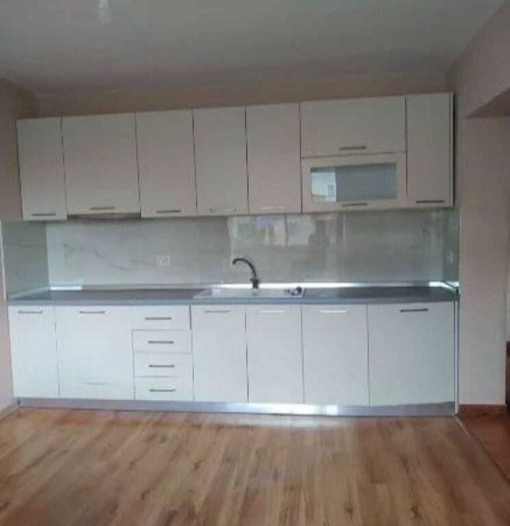 Apartament / Zyre 1+1 Me Qira | 21 Dhjetori