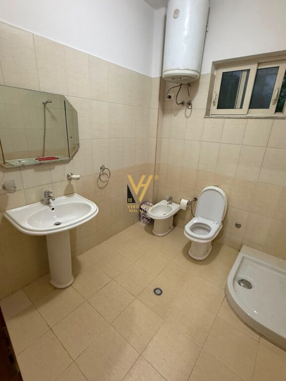 JEPET APARTAMENT 1+1 ME QERA TEK 5 MAJI 50.000 LEKE