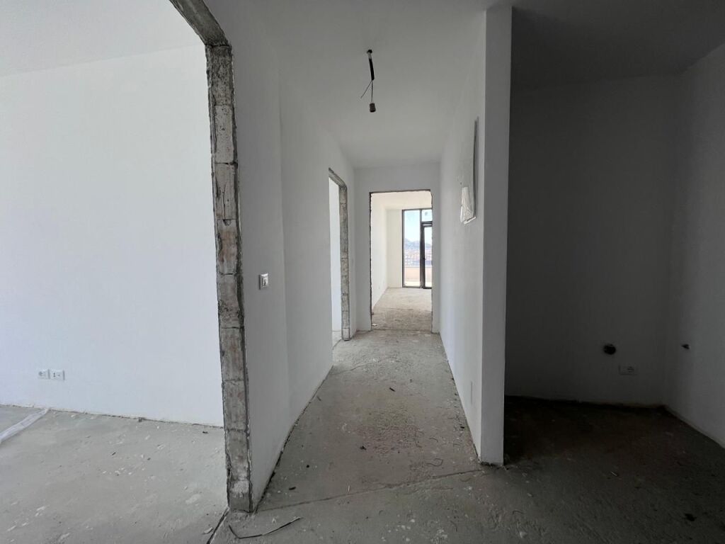 VENDESI APPARTAMENTO 2+1+2 IN LAKE VIEW 3700 EURO/M2