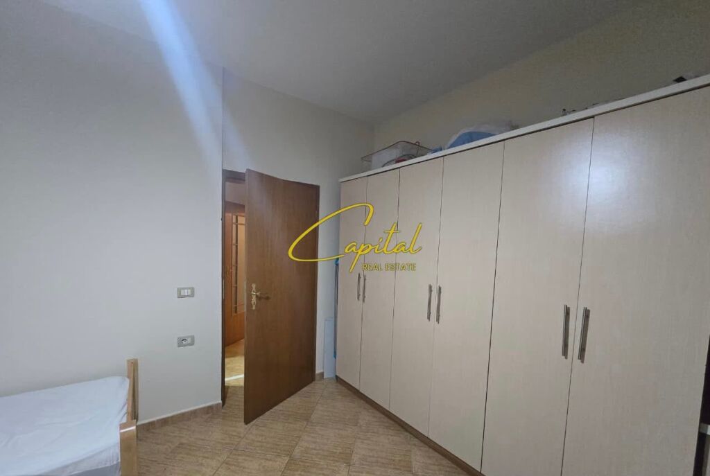 APARTAMENT ME QIRA 2+1 RRUGA E KOSOVAREVE 800 EURO