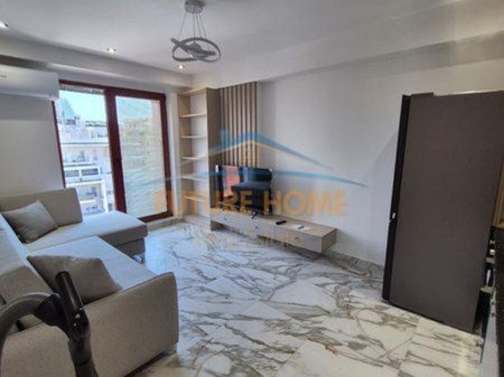 Shitet, Apartament 1+1,Qender, Tiranë.