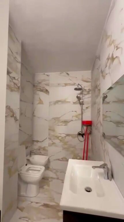 Shitet Apartament 3+1
