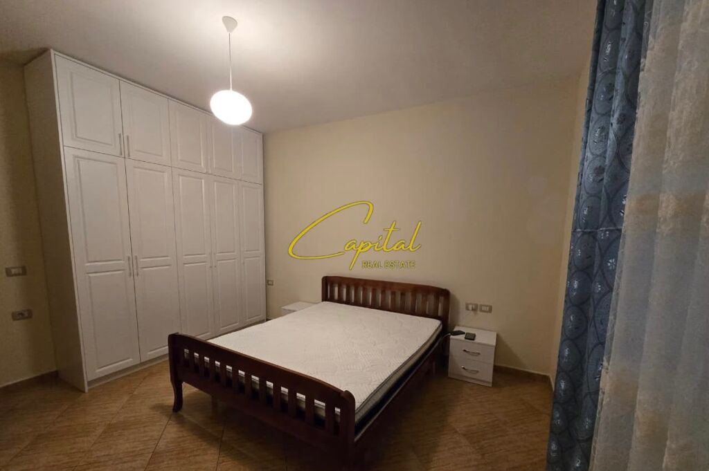 APARTAMENT ME QIRA 2+1 RRUGA E KOSOVAREVE 800 EURO