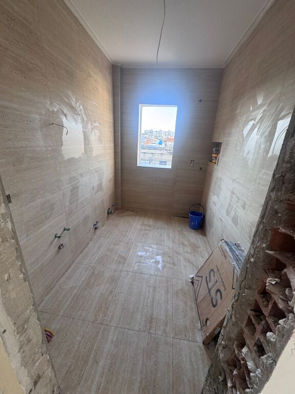 Shitet apartament 1+1+bllk prane Vasil Shanto