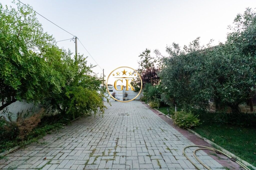 🏡 Pronë Ekskluzive nga Gold Key Invest – Një shtëpi me karakter dhe shpirt familjar vetëm 7 km nga Durrësi