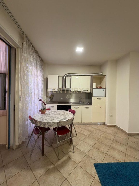 Shitet apartament 2+1+2 tualete prane Rruges Kosovarve!