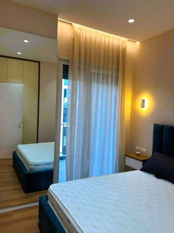 🏡 Shitet Apartament 1+1 – Rezidenca Henke, pranë Spitalit Amerikan 3