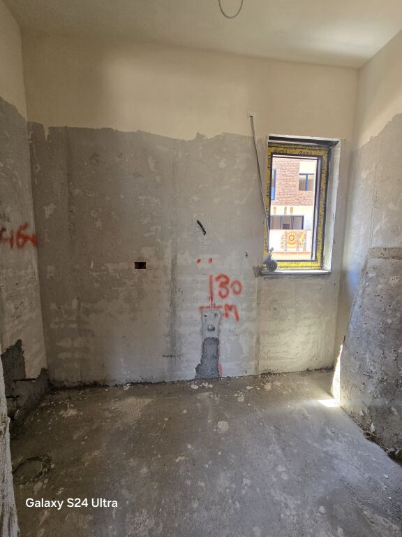 🔥Triplex 3+1+3 con veranda in vendita – Residenza Kodra e Diellit 2 🌇