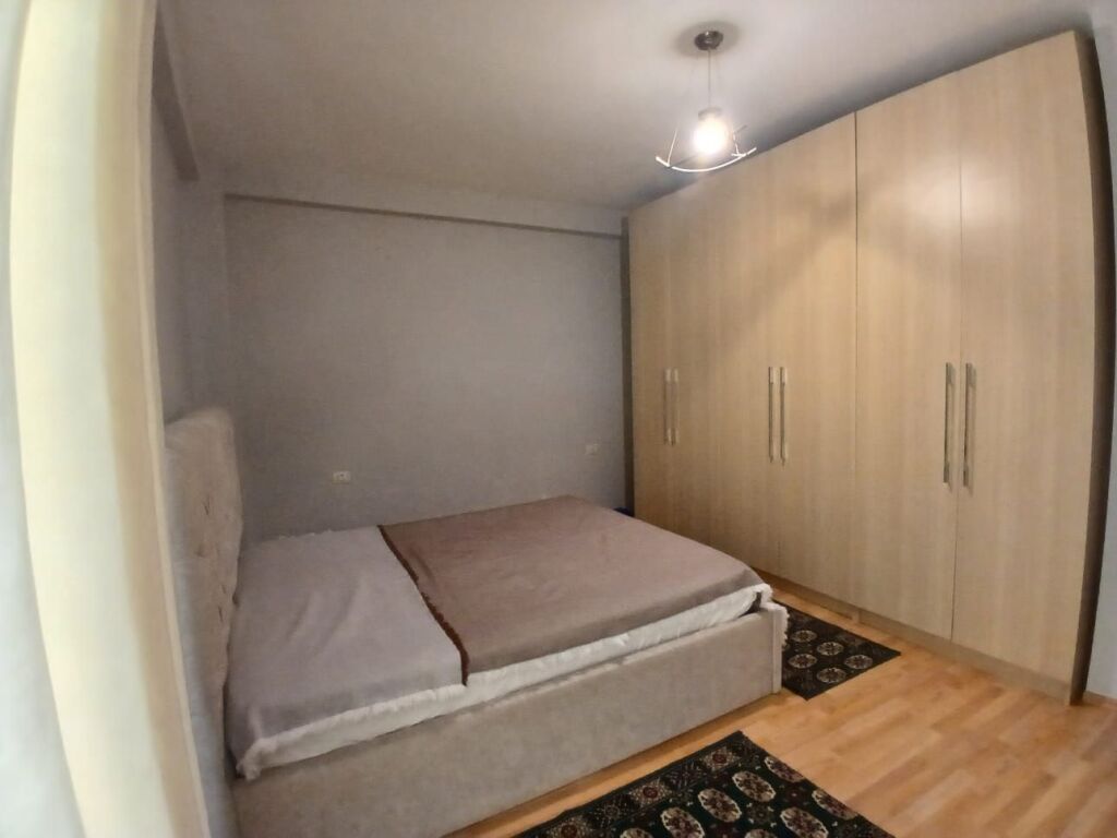 Jepet me qira 2+1+1 Kodra e Diellit 45.000 leke