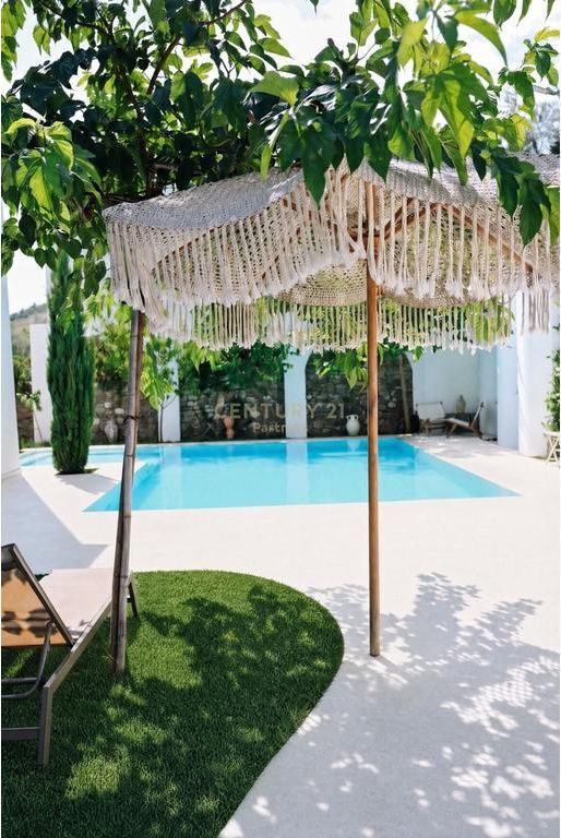 FOR SALE SUPER LUXURY VILLA WITH PRIVATE POOL-ONLY 5 MINUTES FROM THE CENTER OF TIRANA