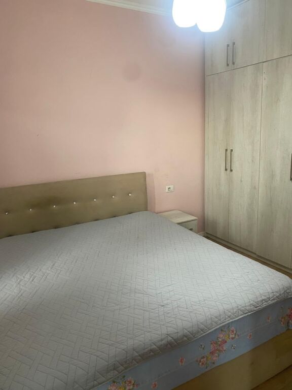 Affittasi appartamento 1+1 presso il Complesso E-88, vicino alla Fondazione Besa, Laprake, Via Dritan Hoxha, Ex Dogana, Zogu i Zi.