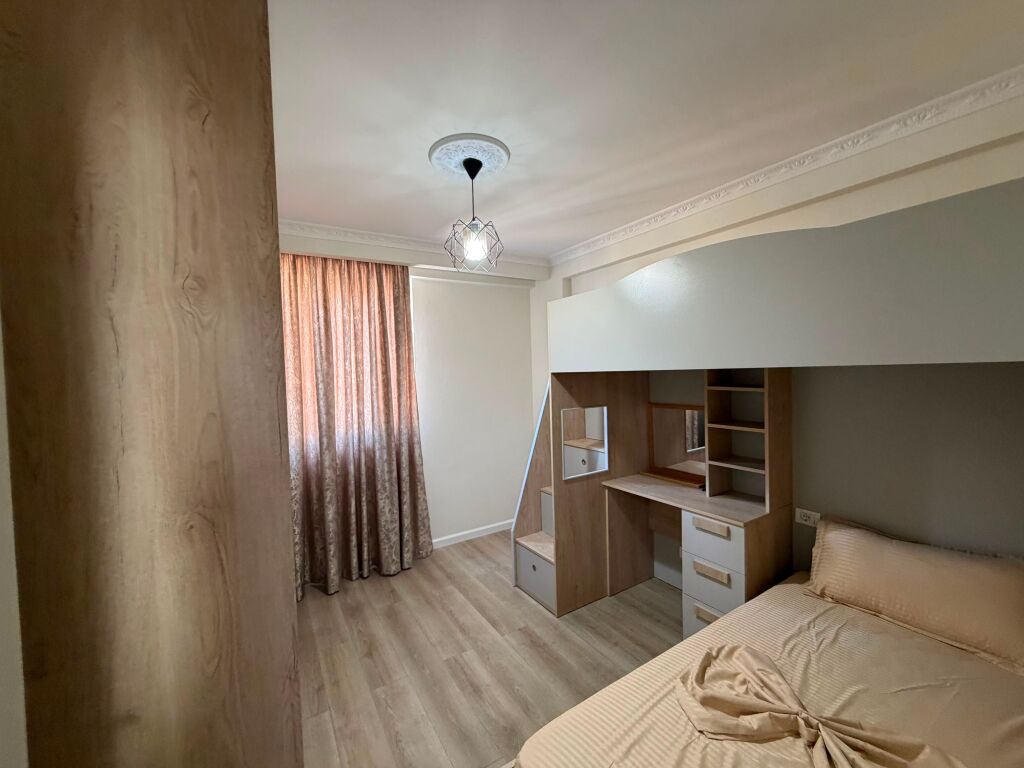 🏡 Jepet me Qira Apartament 2+1  📍 Vendndodhja: Shkozë, tek Pallatet Tom Doshi