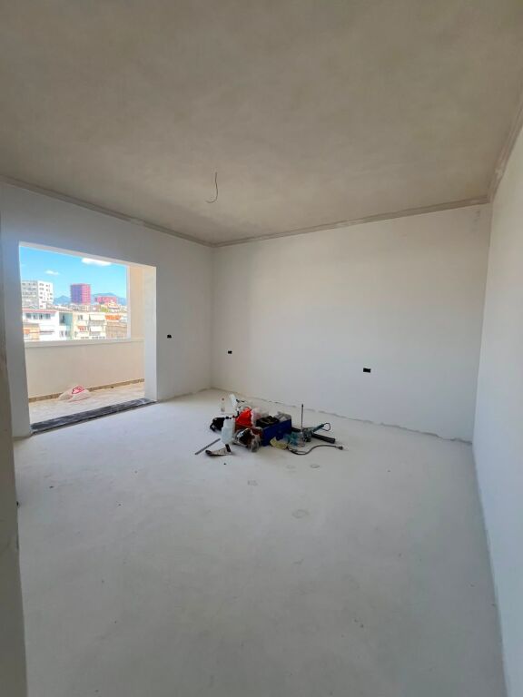 **SHITET APARTAMENT 1+1 – VASIL SHANTO**