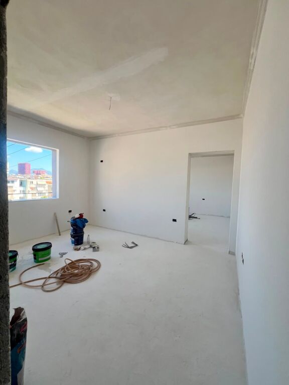 **SHITET APARTAMENT 1+1 – VASIL SHANTO**