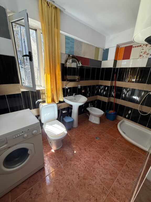 Siri Kodra/Private house refrigerator 1+1 for rent 30,000 lekë