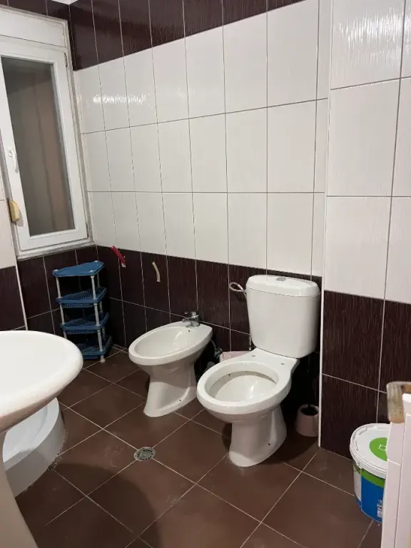 FOR RENT 1+1 ASTIR MAIN ROAD 400 THOUSAND LEKE