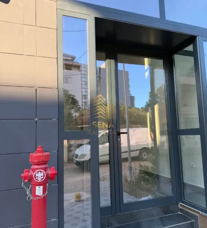 Rent, Business Premises, Qemal Stafa Street- near the New Bazaar, 400 Euro/month