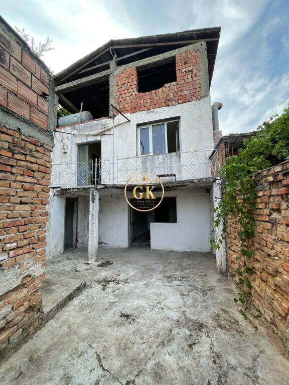 🏡 3-STORY VILLA FOR SALE – ARAPAJ