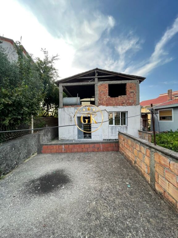 🏡 3-STORY VILLA FOR SALE – ARAPAJ