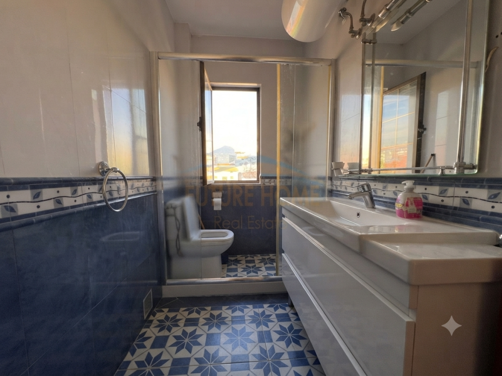 Shitet, Apartament 2+1, Rruga Fortuzi, Tirane .