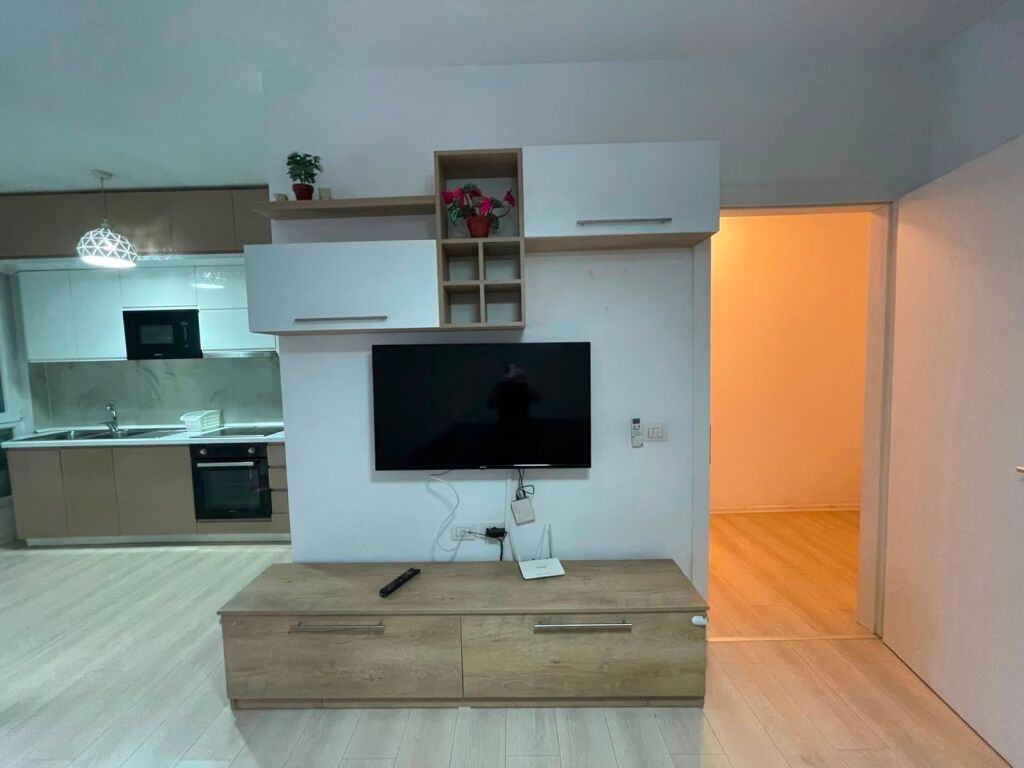 Appartamento 2+1 in affitto  📍 Zona: Via 5 Maji, Tirana