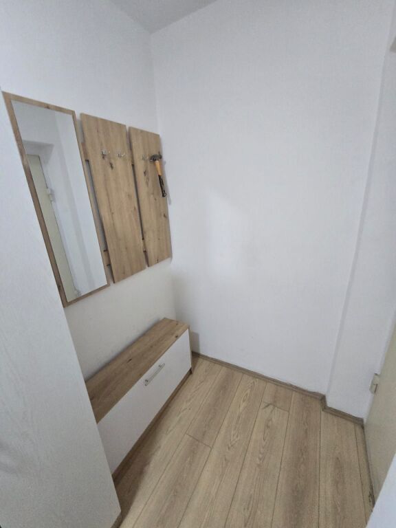 Garsoniere me qera -📍 21 Dhjetori, prane kryqezimit, prane Mullirit