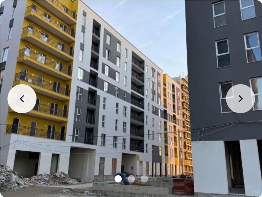 Apartament 2+1 tek Tirana Entry