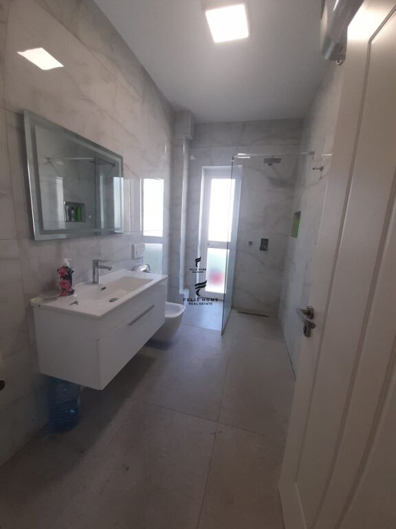 UFFICIO IN AFFITTO 180 M2 PIAZZA WILLSON 2000 EURO FH-85186