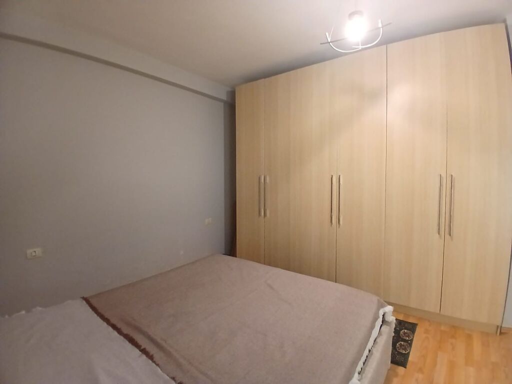 Jepet me qira 2+1+1 Kodra e Diellit 45.000 leke