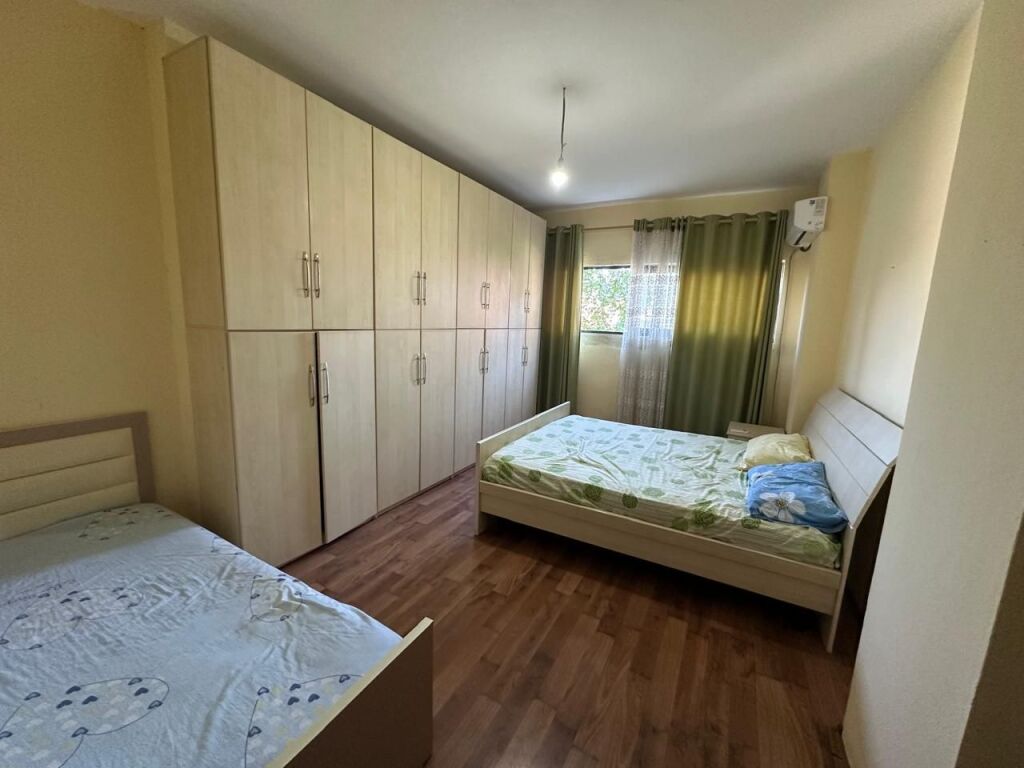 🏢Don Bosko, dopo l'Hotel Ferrari, è in affitto un appartamento arredato 2+1+2. 60.000 Leke
