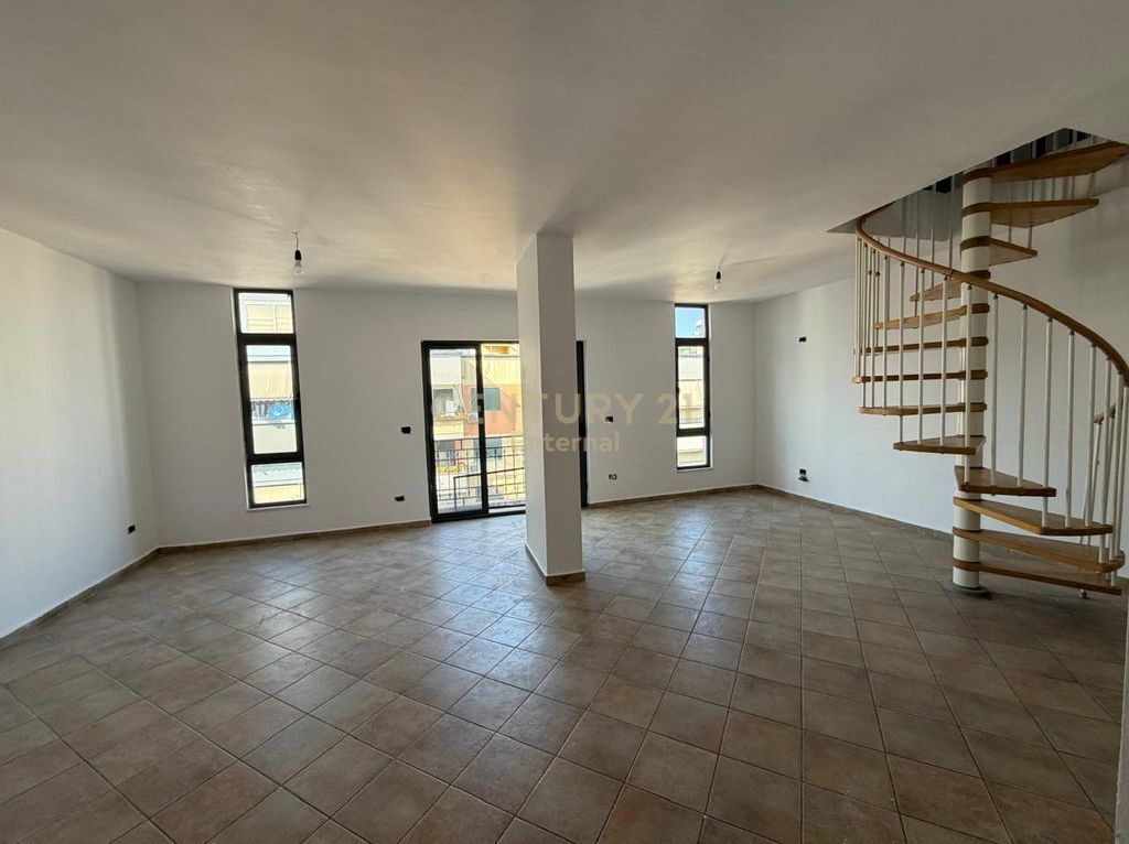 Duplex for Sale – Municipality of Paris