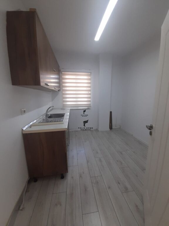 UFFICIO IN AFFITTO 180 M2 PIAZZA WILLSON 2000 EURO FH-85186