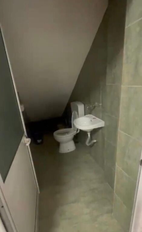 Jepet ambient biznesi tek Garda , prane Hotel Liqeni Tirana , Ish Blloku , Liqeni Artificial .