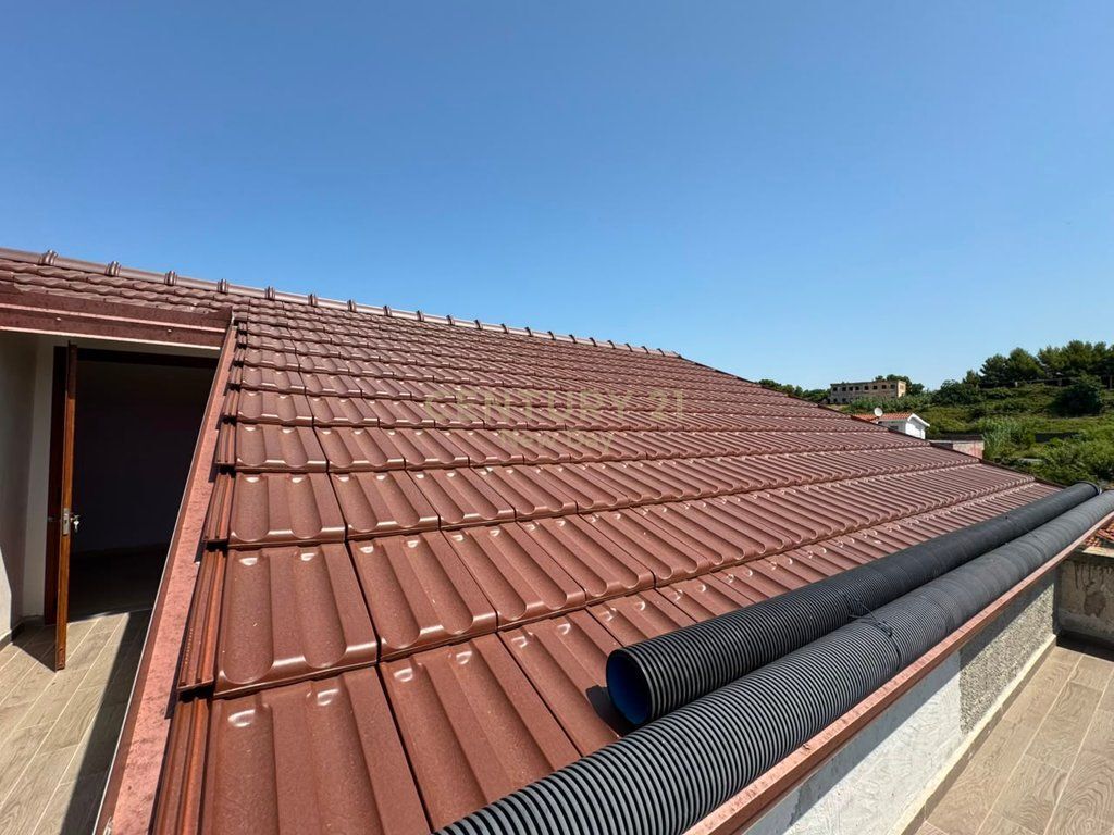 Villa In Vendita a Spitallë, Durrës - 260000€ | 476 m²