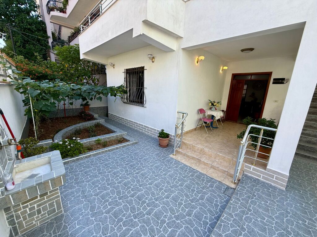 📣 QERA Apartament 2+1 📍 Mbrapa Spitalit Amerikan 2 🛣️ Rruga “Selaudin Zorba” ✨