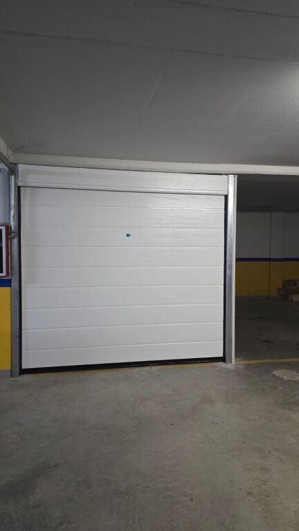 Jepet me qera 2+2+ parking kompleksi Sofia afer Teg 1500 eu