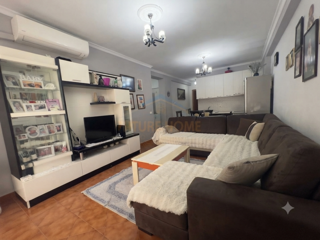 Shitet,Apartament 1+1, Misto Mame