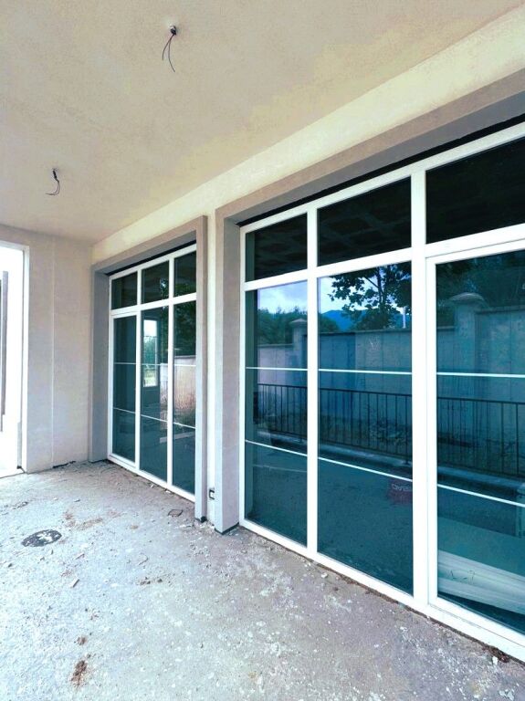 Villa with Pool for Sale – Rolling Hills 2
