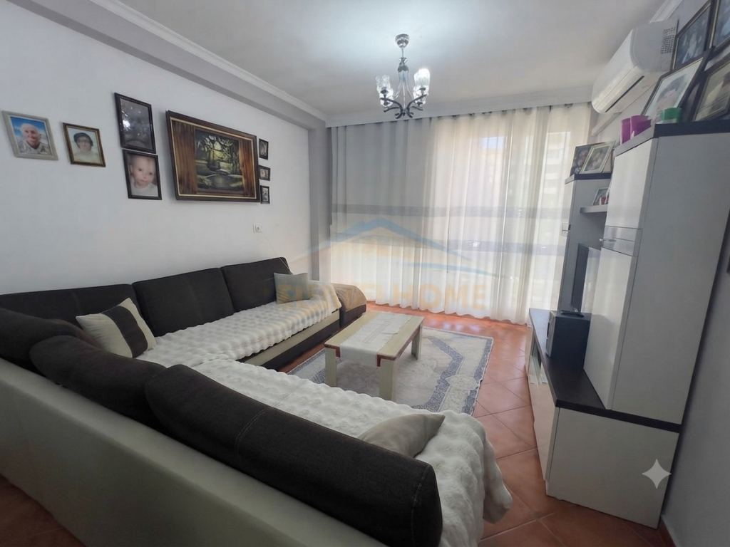 Shitet,Apartament 1+1, Misto Mame