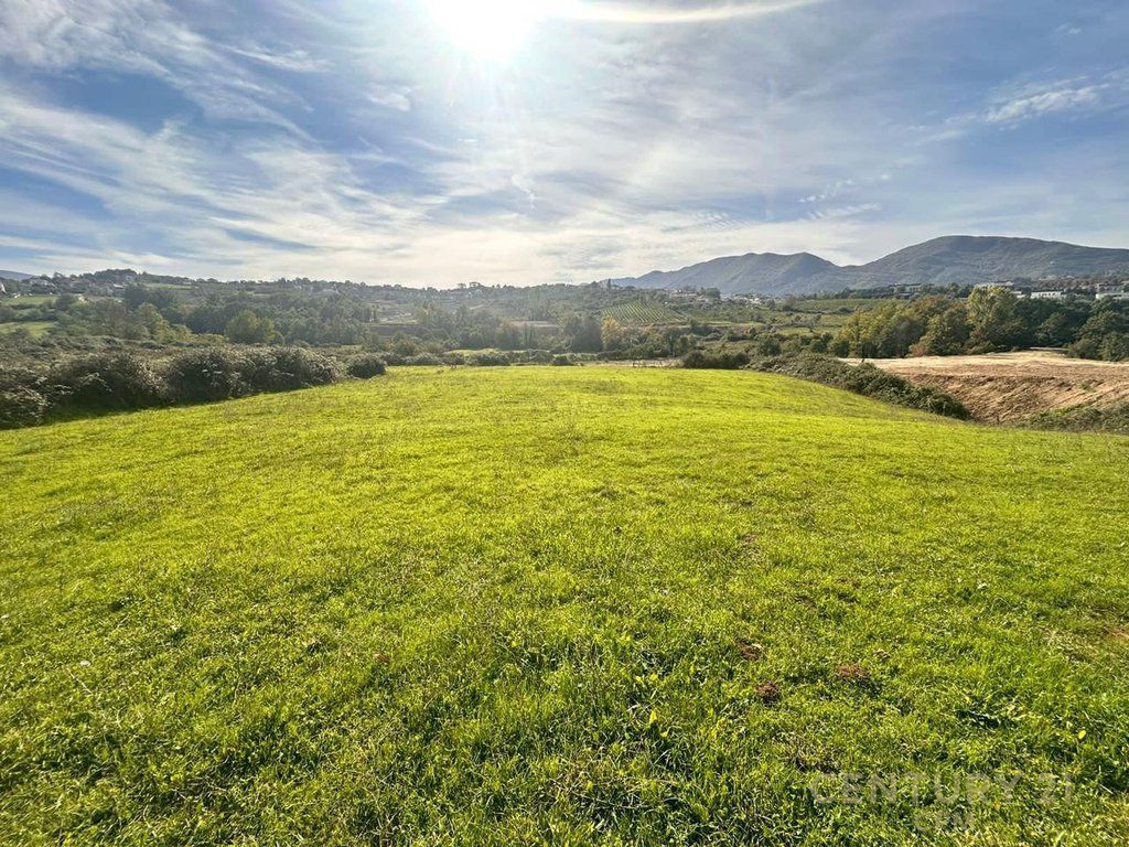 WE SELL 2700 m2 OF RED LAND READY FOR CONSTRUCTION NEAR TEG