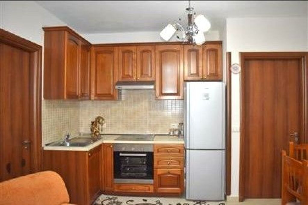 🏢Prosecutor's Office of Tirana, Haxhi Hysen Dalliu Street, apartment 2+1, furnished, for rent. 52,000 Leke