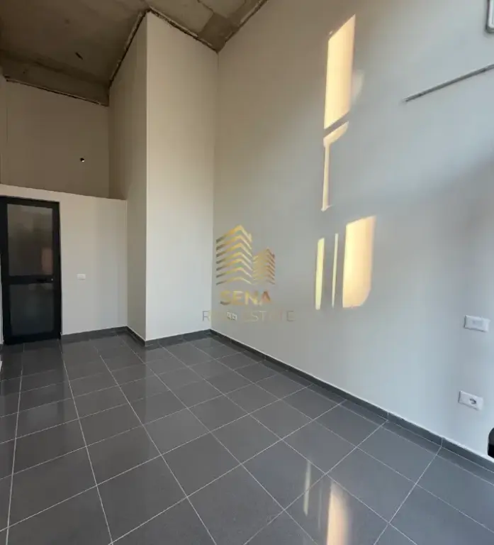 Rent, Business Premises, Qemal Stafa Street- near the New Bazaar, 400 Euro/month