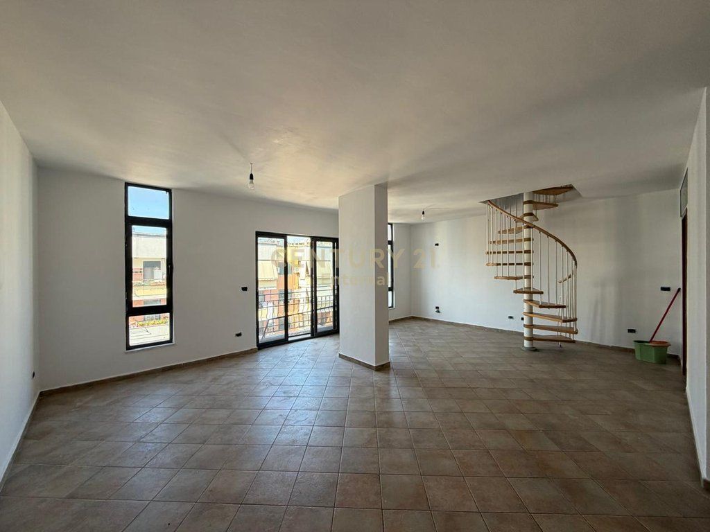 Duplex for Sale – Municipality of Paris