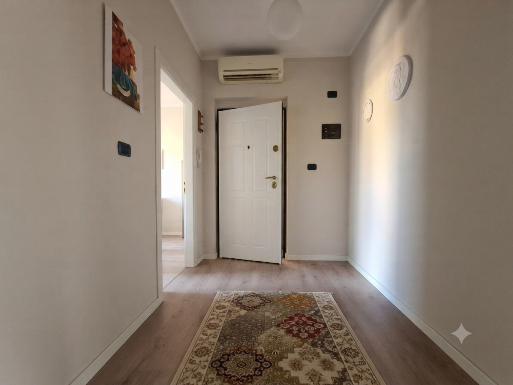 Shitet, Apartament 2+1, Rruga Fortuzi, Tirane .