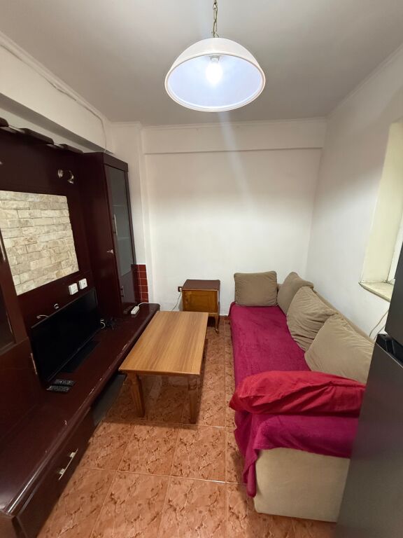 Siri Kodra/Private house refrigerator 1+1 for rent 30,000 lekë