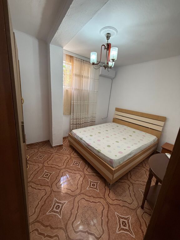 Siri hill, 1+1 house for rent at Besa street 30,000 lek
