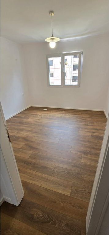 APARTAMENT 1+1 PER SHITJE ,RRUGA E KAVAJES