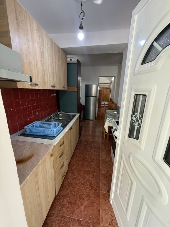 Siri Kodra/Private house refrigerator 1+1 for rent 30,000 lekë