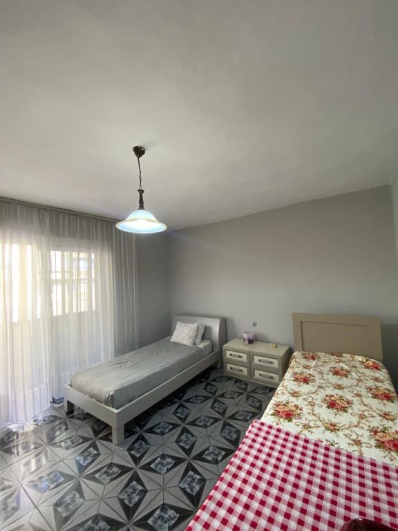 Affittasi Appartamento 2+1+1 con Balcone