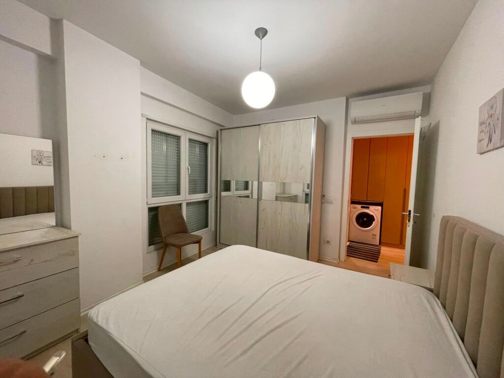 Appartamento 2+1 in affitto  📍 Zona: Via 5 Maji, Tirana